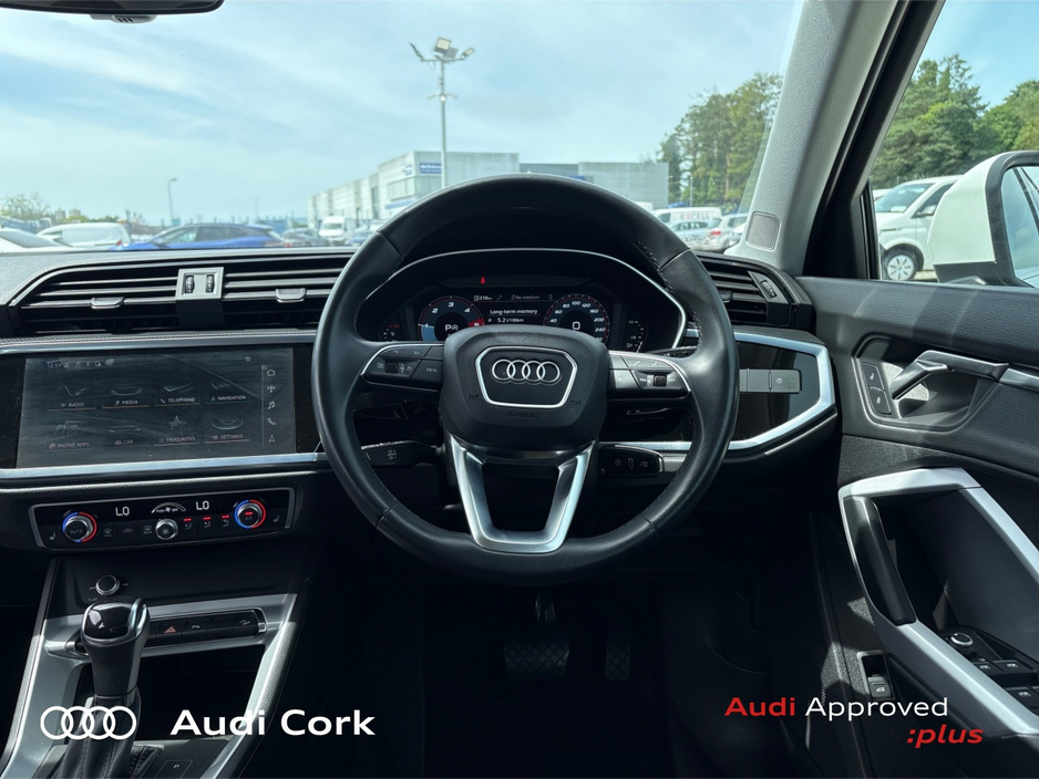 Audi Q3 2.0 35TDI SE AUTOMATIC WITH HEATED SEATS AND FOLDING MIRRORS — thumbnail 18