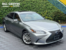 Lexus ES 300 H LUXURY 2.5 HYBRID AUTO * HUGE SPEC * // LEATHER HEATED & COOLED SEATS // 360 PARKING CAMERAS // OPENING SUNROOF