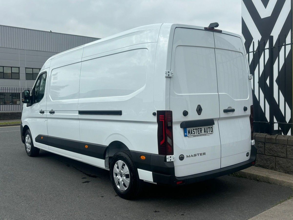 2025 Renault Master 2L Diesel For Sale Images