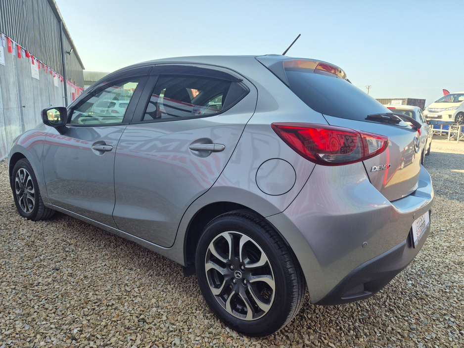 Mazda Demio — thumbnail 30