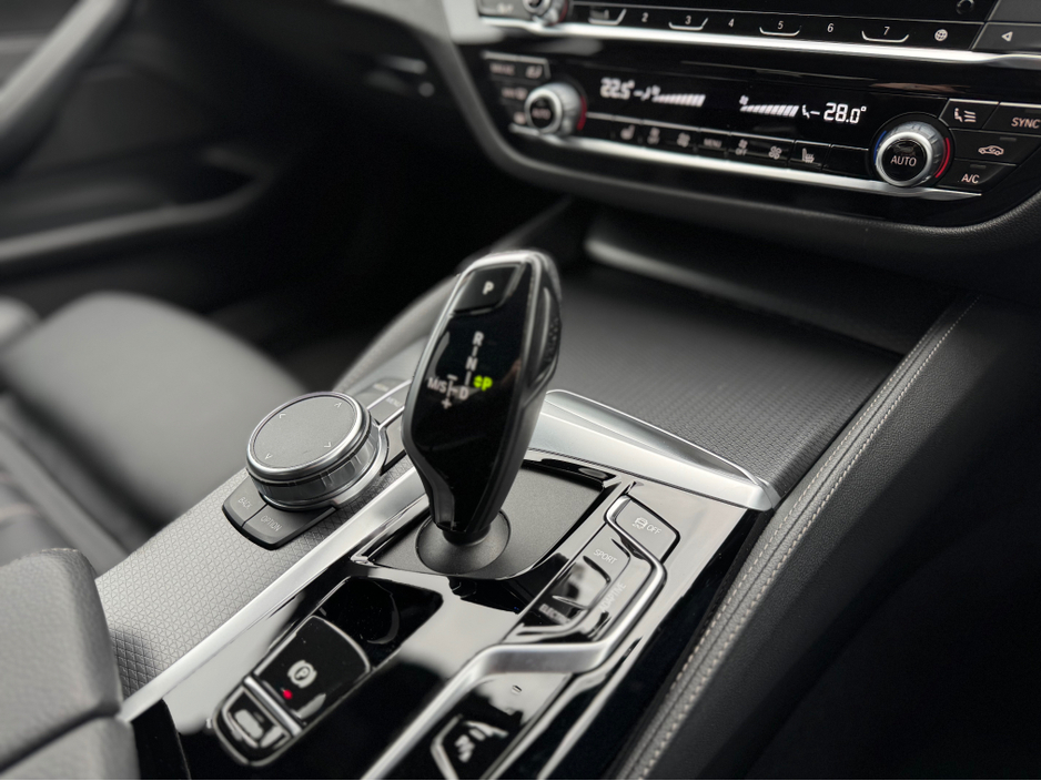 2023 BMW 5 Series 2.0L Petrol Plug-in Hybrid For Sale Images