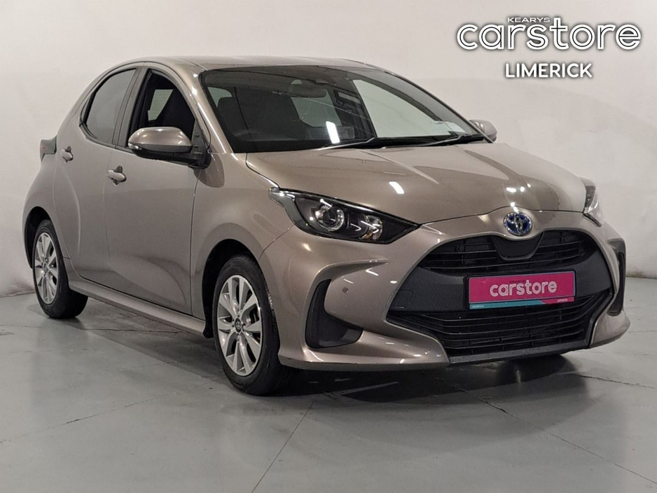 Toyota Yaris HYBRID X