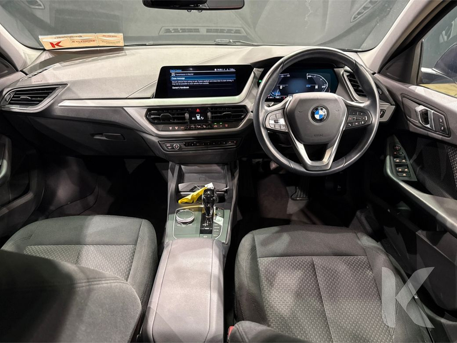 BMW 1 Series 118I 1.5 AUTOMATIC - NEW MODEL - FACTORY ALLOYS - DIGITAL DASH - REAR CAMERA — thumbnail 21