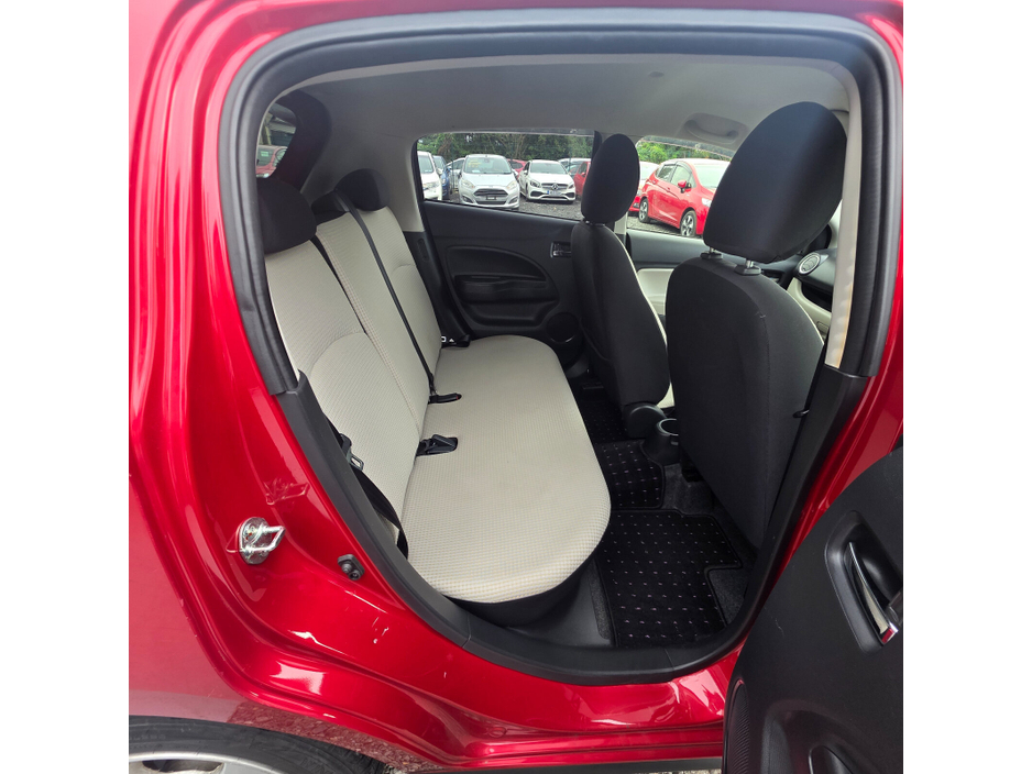 Mitsubishi Mirage — thumbnail 11