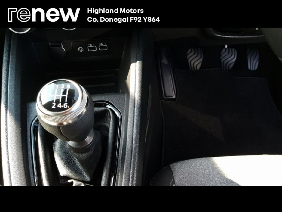 2024 Renault Clio 1.0L Petrol For Sale Images