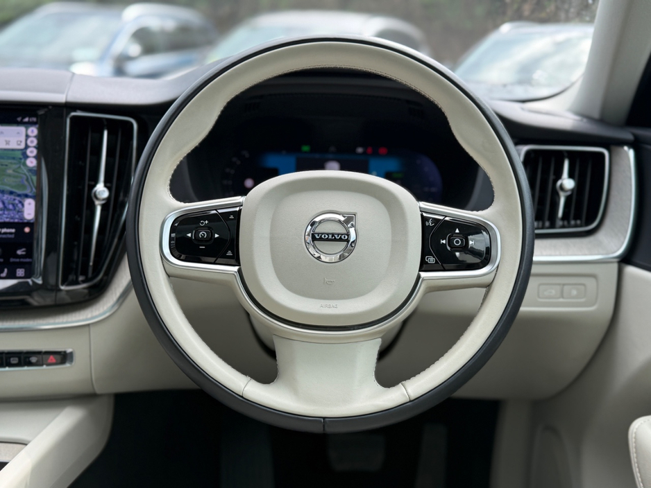2023 Volvo XC60 2L Petrol Plug-in Hybrid For Sale Images