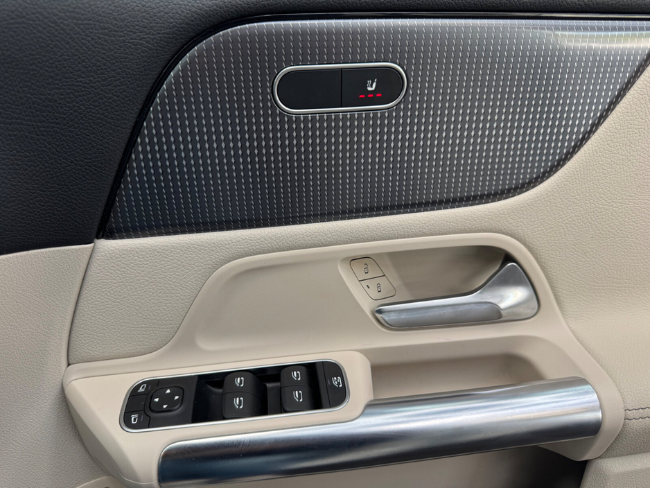 2022 Mercedes-Benz GLA Class 2L Diesel For Sale Images