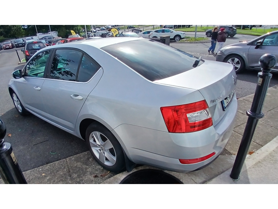 2015 Skoda Octavia 1.6L Diesel For Sale Images