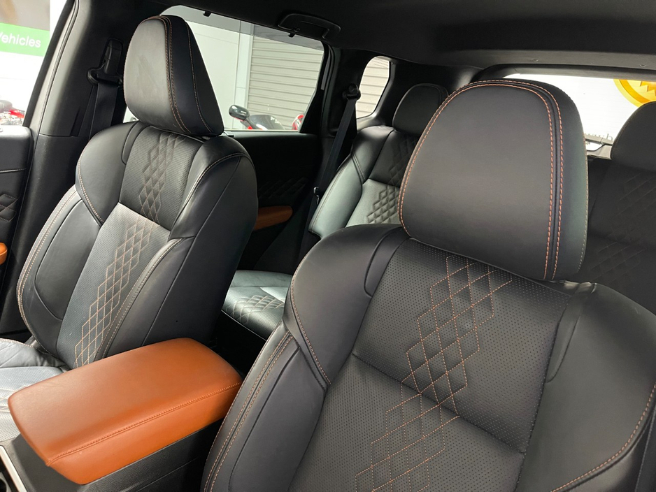 2022 Mitsubishi Outlander 2.4L Petrol Plug-in Hybrid For Sale Images