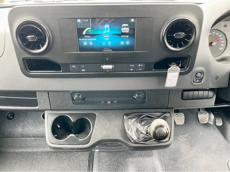 2022 Mercedes-Benz Sprinter 2L Diesel For Sale Images