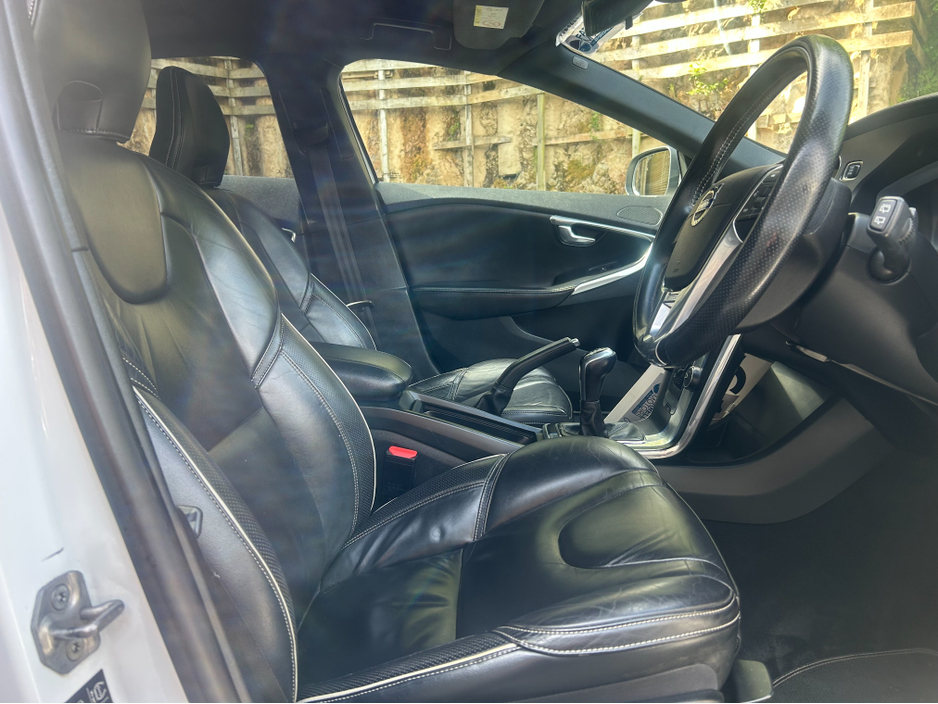 2015 Volvo V40 2L Diesel For Sale Images