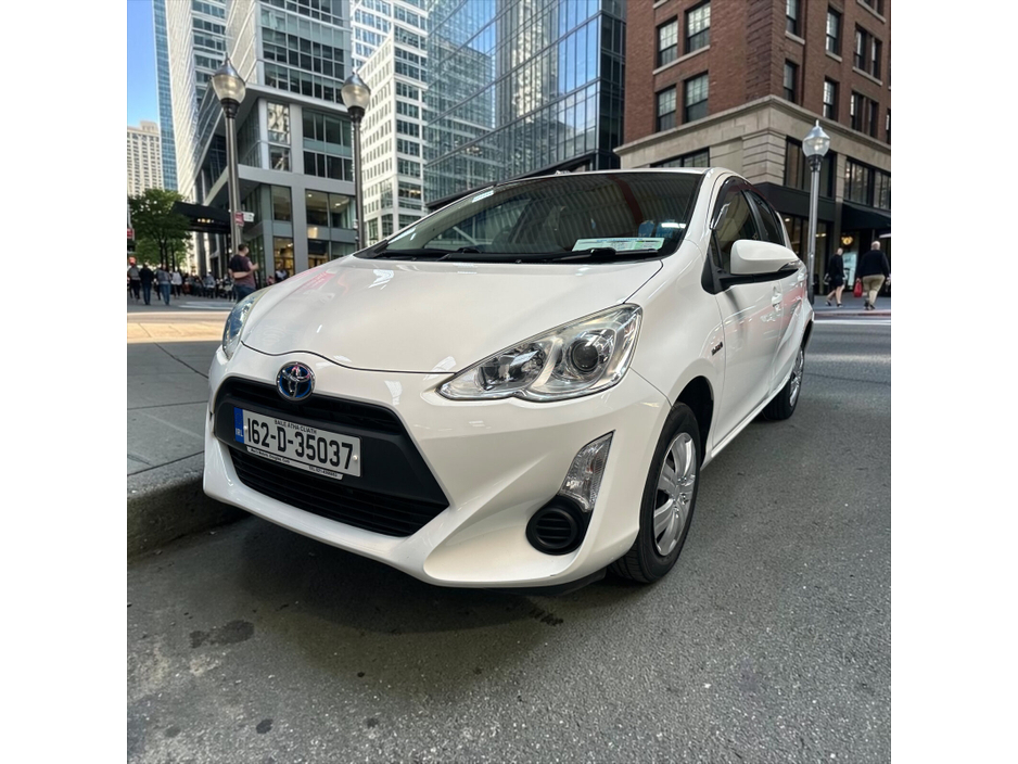 2016 Toyota Aqua 1.5L Petrol Hybrid For Sale Images