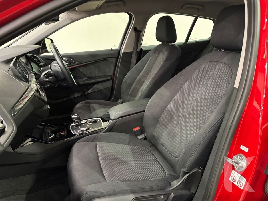 BMW 1 Series 1.5 AUTOMATIC PLAY EDITION - FACTORY ALLOYS - DIGITAL DASH - ELECTRIC SEAT/BOOT - REAR CAMERA/PARKING RADAR — thumbnail 15