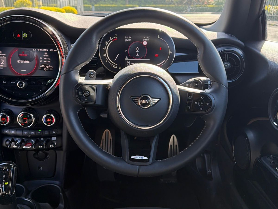 2024 MINI Hatch 2L Petrol For Sale Images
