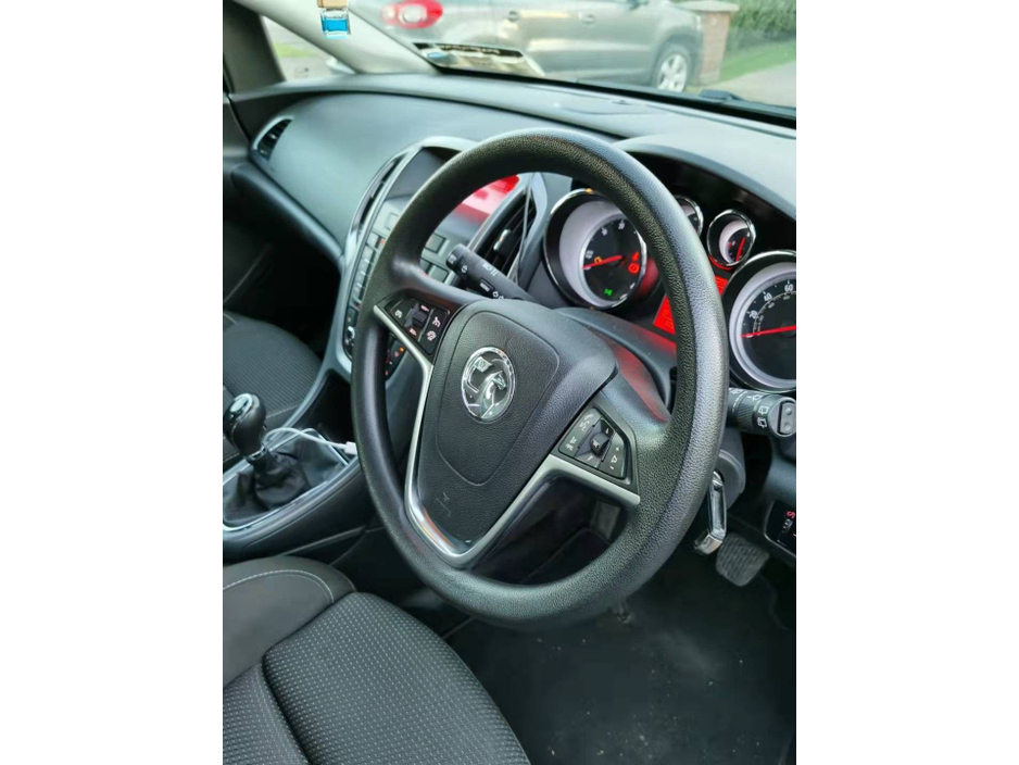Opel Astra 1.2 SC Estate Diesel Manual (95bhp) — thumbnail 10