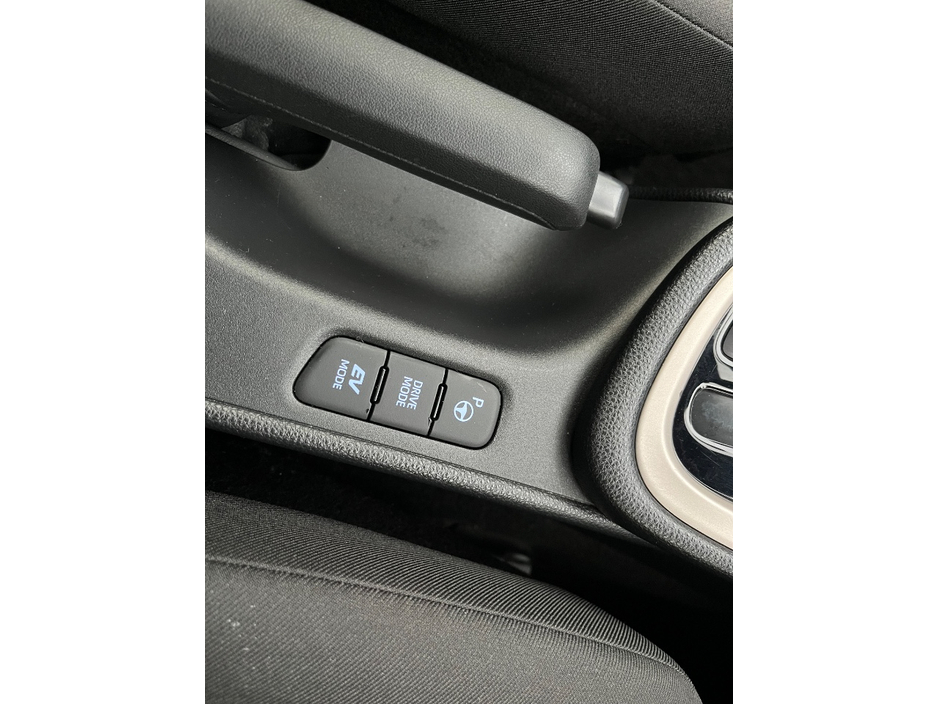 2020 Toyota Yaris 1.5L Petrol Hybrid For Sale Images