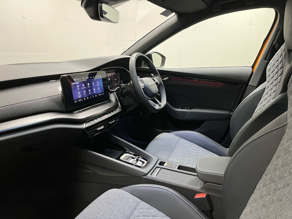Skoda Octavia Sportline Combi DSG 2.0TDI 150BHP - Reversing Camera - Climate Control - Heated Seats - Cruise Control - Keyless Start - Apple CarPlay/Android Auto — thumbnail 5
