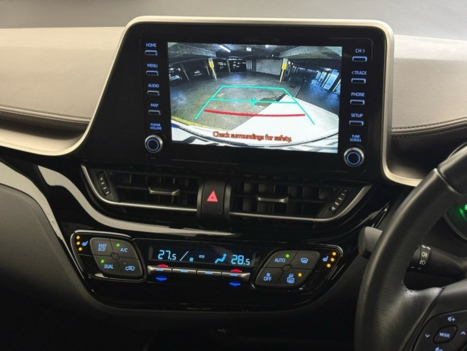 Toyota C-HR Hybrid Sol — thumbnail 13