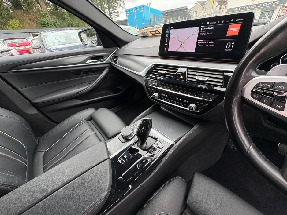 2022 BMW 5 Series 2L Petrol Plug-in Hybrid For Sale Images