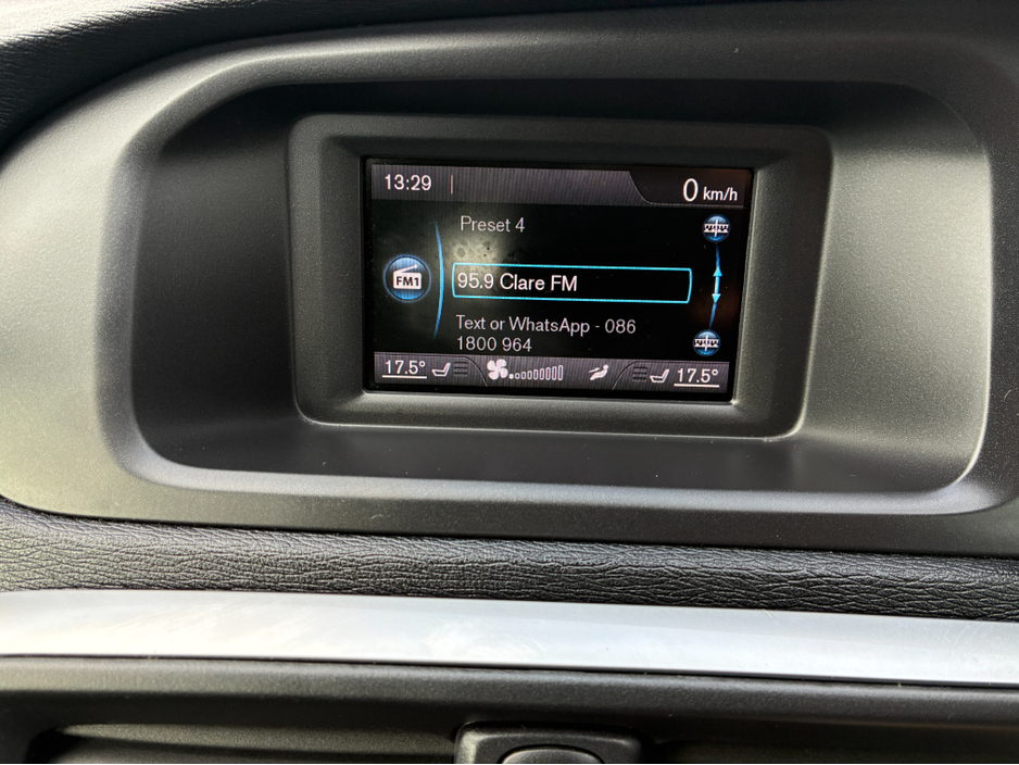 2018 Volvo V40 2L Diesel For Sale Images
