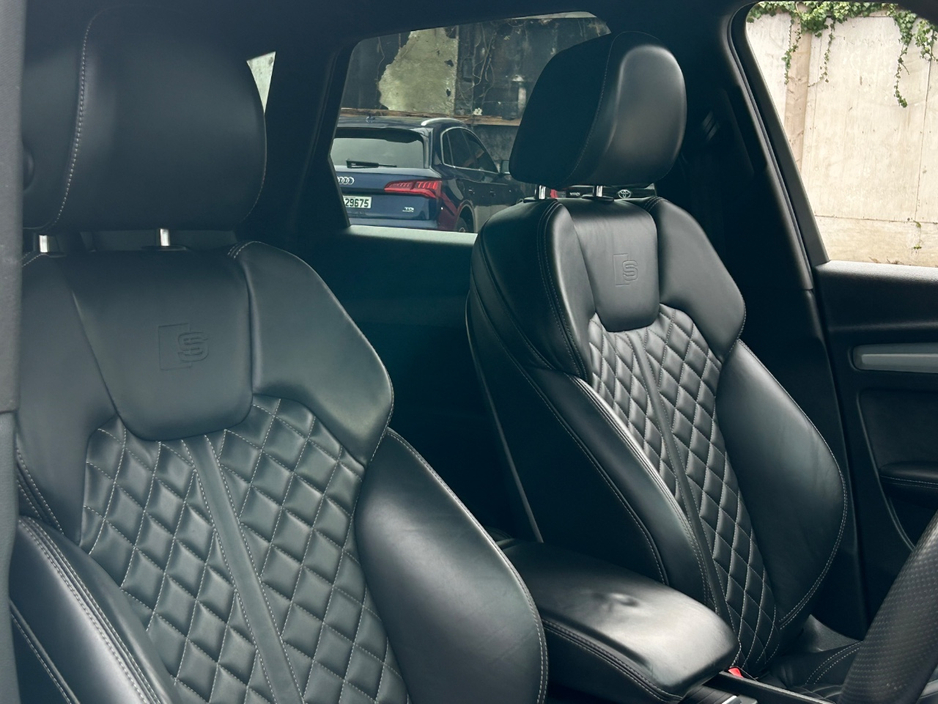 2019 Audi Q5 2L Petrol Plug-in Hybrid For Sale Images