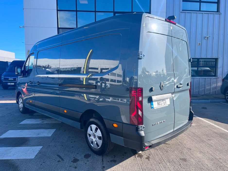 2026 Renault Master 2L Diesel For Sale Images