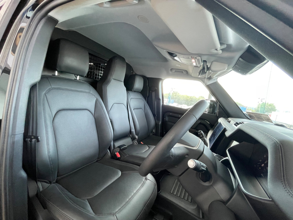 2025 Land Rover Defender 3L Diesel For Sale Images