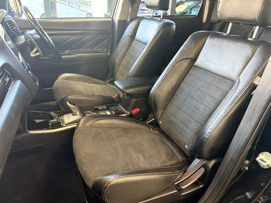 2017 Mitsubishi Outlander 2L Petrol Plug-in Hybrid For Sale Images