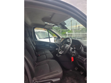 2022 Renault Trafic 2L Diesel For Sale Images