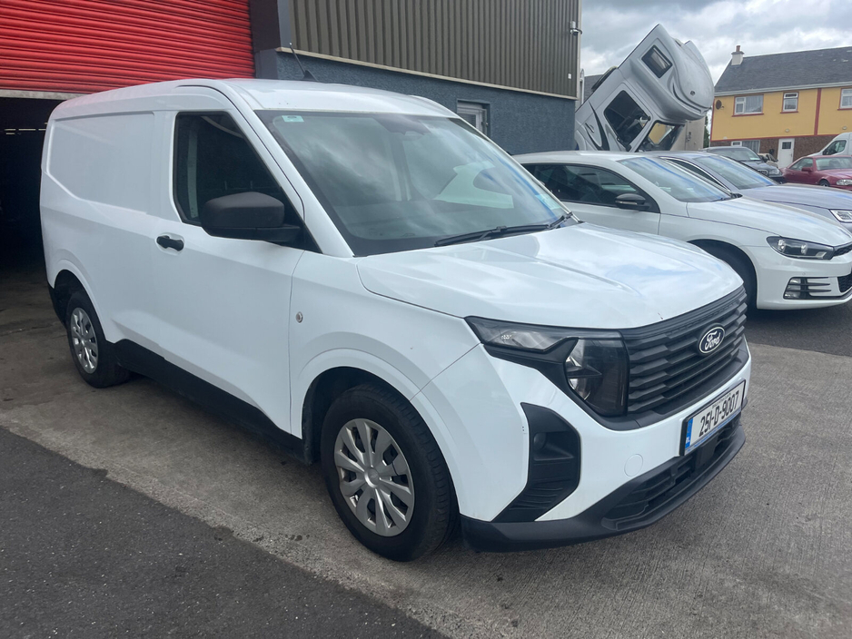 2025 Ford Courier 1.5L Diesel For Sale Images