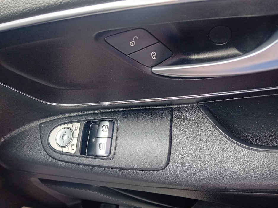 2018 Mercedes-Benz Vito 2.1L Diesel For Sale Images