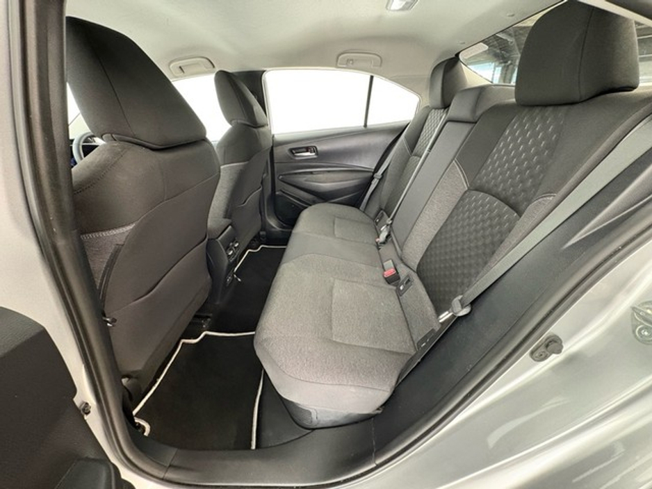 Toyota Corolla Luna Hybrid Saloon — thumbnail 7