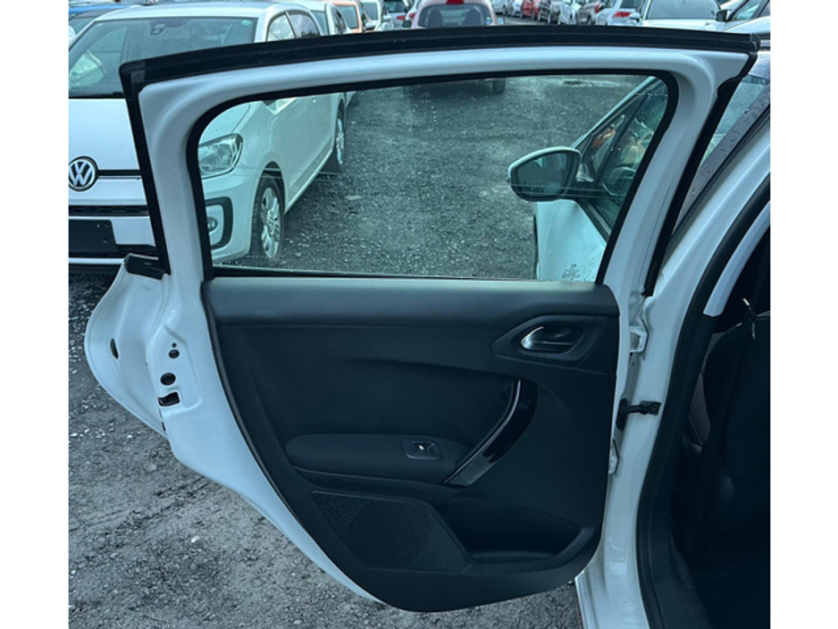 Peugeot 208 Puretech 1.2L Petrol Automatic (2763) — thumbnail 6