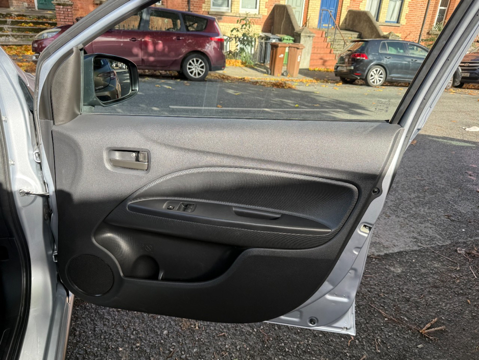2015 Mitsubishi Space Star 1L Petrol For Sale Images