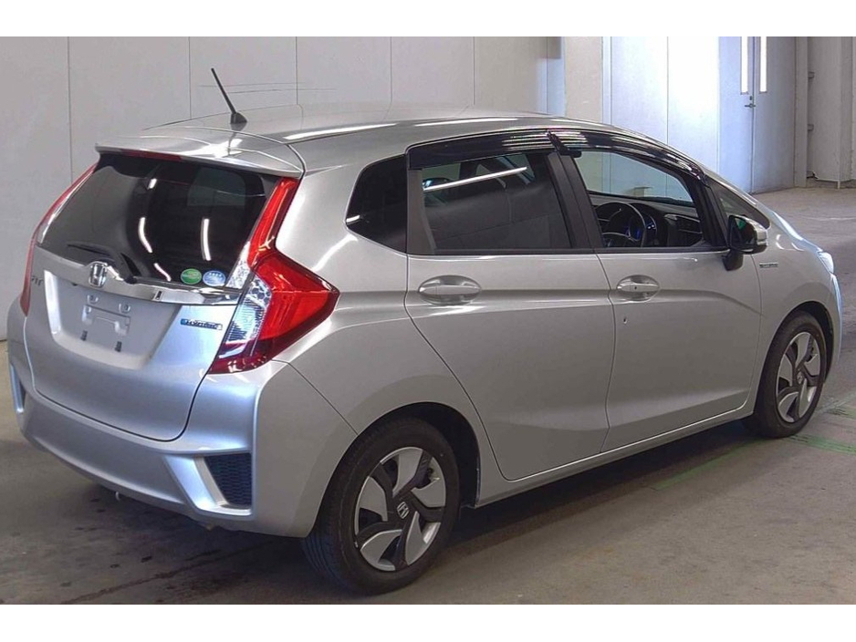 Honda Fit 1.5 Petrol Hybrid Auto — thumbnail 4