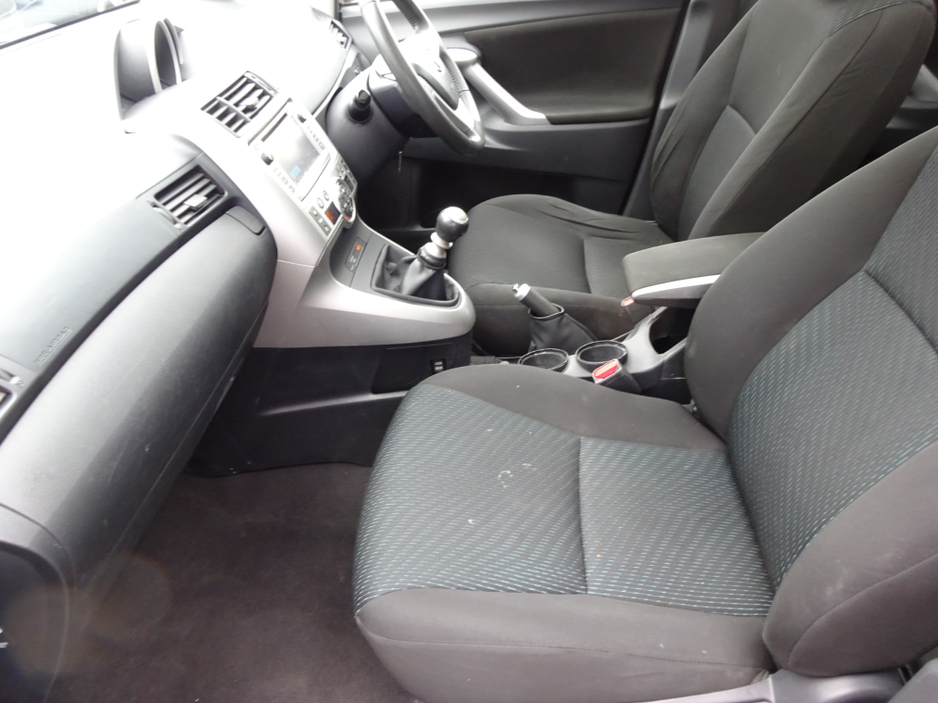 2013 Toyota Verso 2.0L Diesel For Sale Images