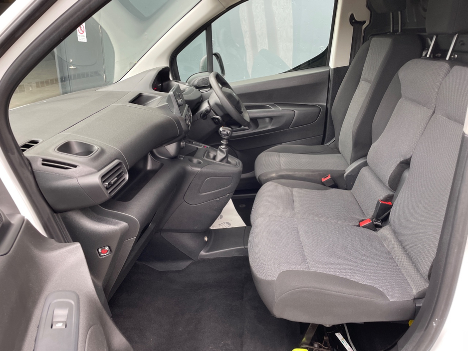 2022 Peugeot Partner 1.5L Diesel For Sale Images