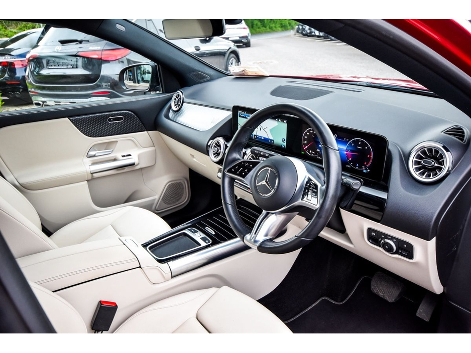 Mercedes-Benz GLA Class 200d Progressive Night Pack Auto — thumbnail 8