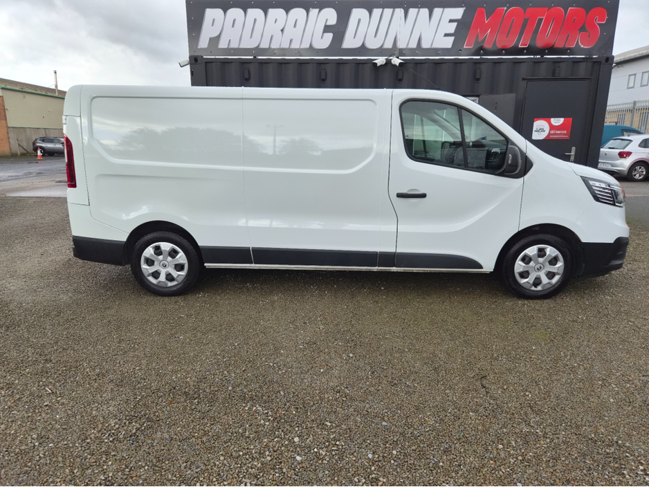 2023 Renault Trafic 2L Diesel For Sale Images