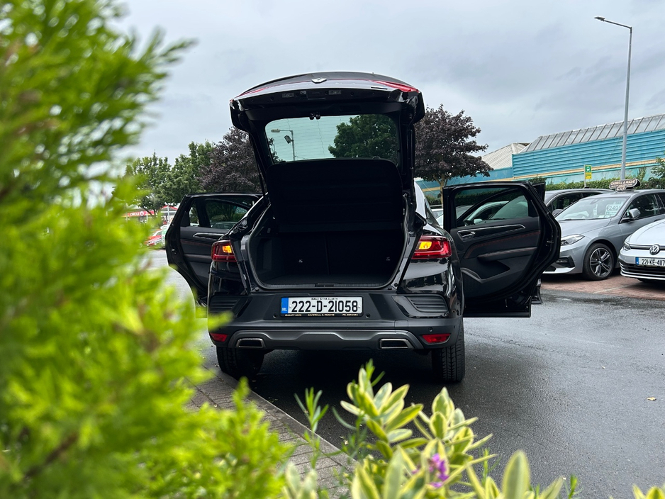 2022 Renault Arkana 1.6L Petrol Hybrid For Sale Images