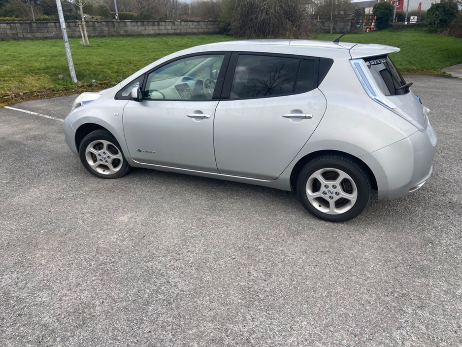 Nissan Leaf Hatchback Electric Automatic (109bhp) — thumbnail 3