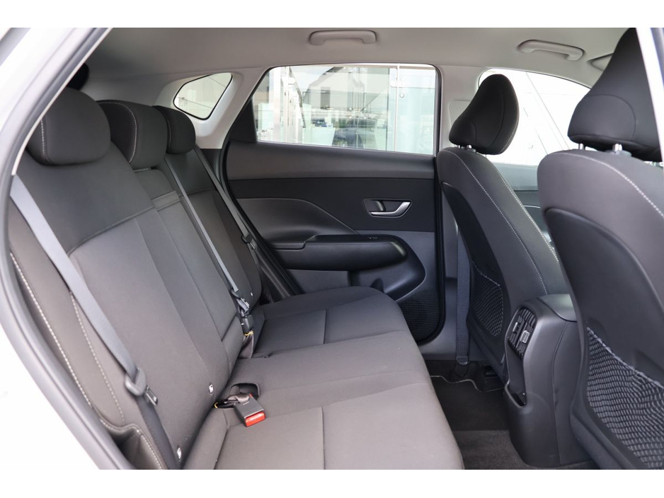 Hyundai Kona 1.6 HYBRID Elegance Auto — thumbnail 18