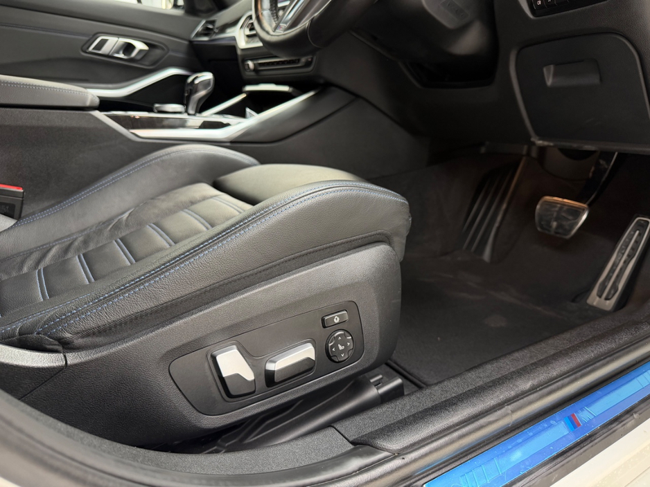 BMW 3 Series 320D M-SPORT PRO X-DRIVE M-PERFORMANCE 2.0 DIESEL AUTOMATIC // M3 UPGRADED WHEEL PACKAGE // FULL M-PERFORMANCE KIT // PRO MEDIA PACK // APPLE CARPLAY // PRIVACY PACK // AA APPROVED DEALER 2026 — thumbnail 30