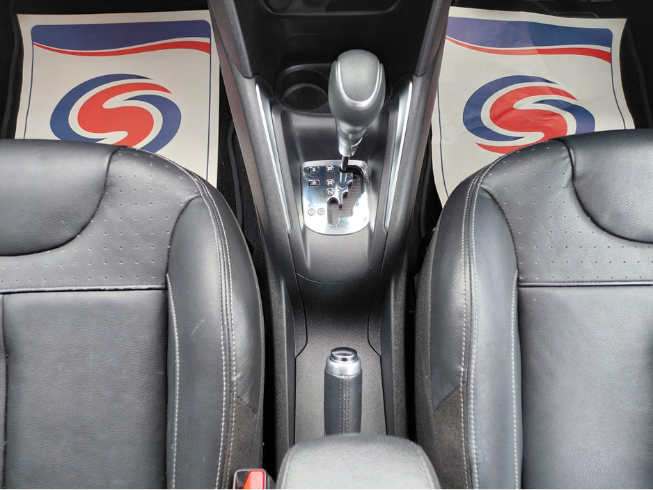 Peugeot 208 Peugeot 208, 1.2 petrol, auto, alloys, — thumbnail 12