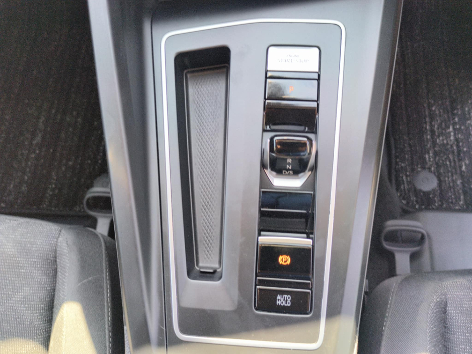 2023 Volkswagen Golf 1L Petrol For Sale Images