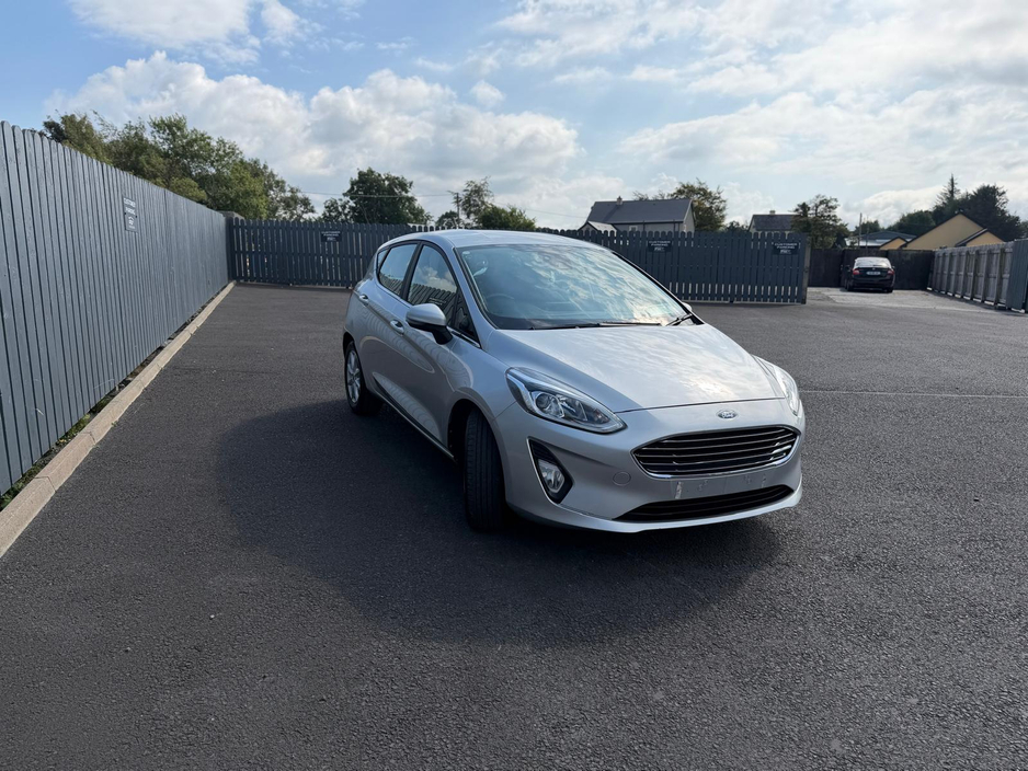 Ford Fiesta 1.1 ZETEC 85PS 5DR — thumbnail 9