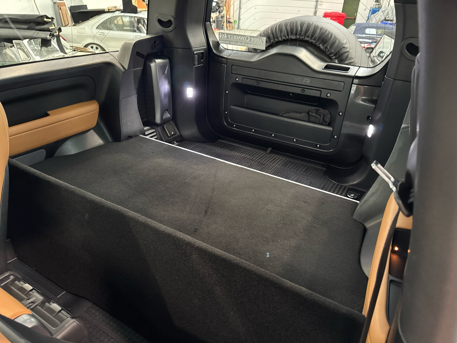 2023 Land Rover Defender 5.1L Petrol Plug-in Hybrid For Sale Images