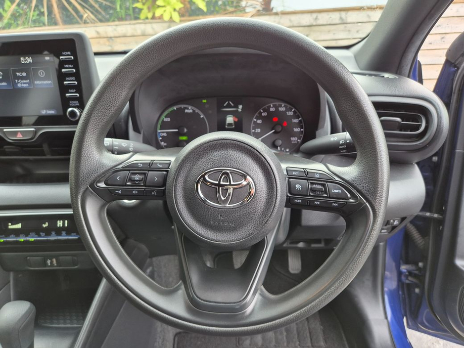 Toyota Yaris 1.5 HYBRID / X SPEC / TAX €160 — thumbnail 18