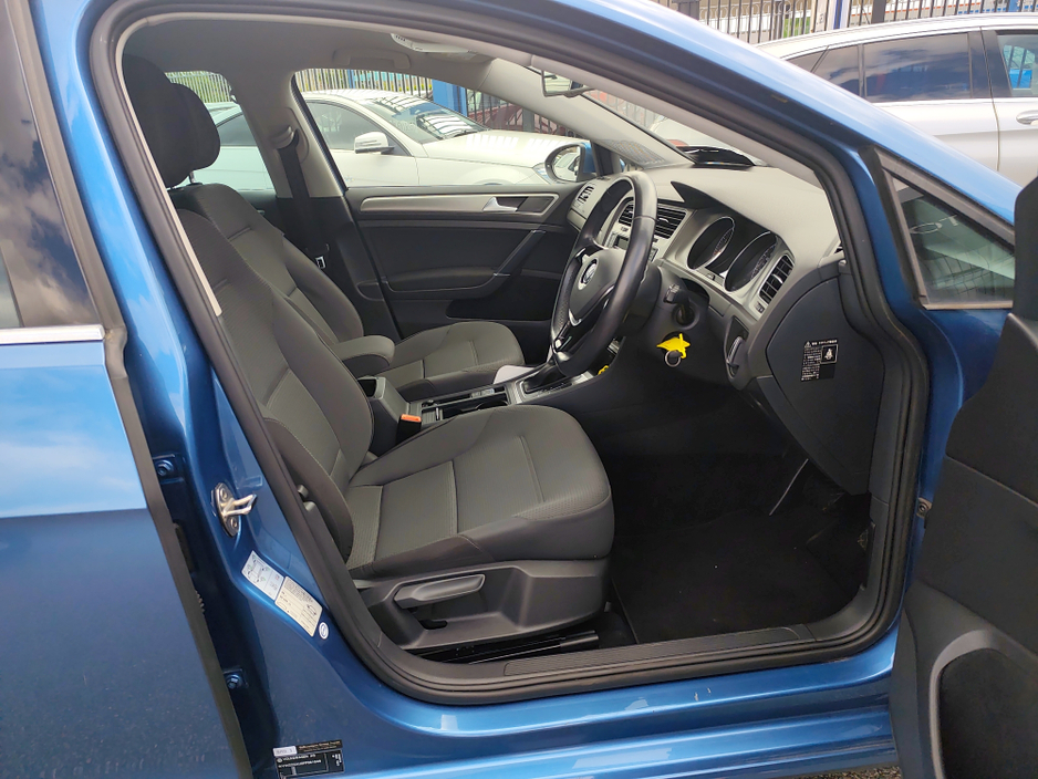 Volkswagen Golf 1.2 Estate Petrol Auto — thumbnail 6