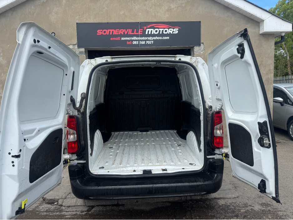 2022 Peugeot Partner 1.5L Diesel For Sale Images
